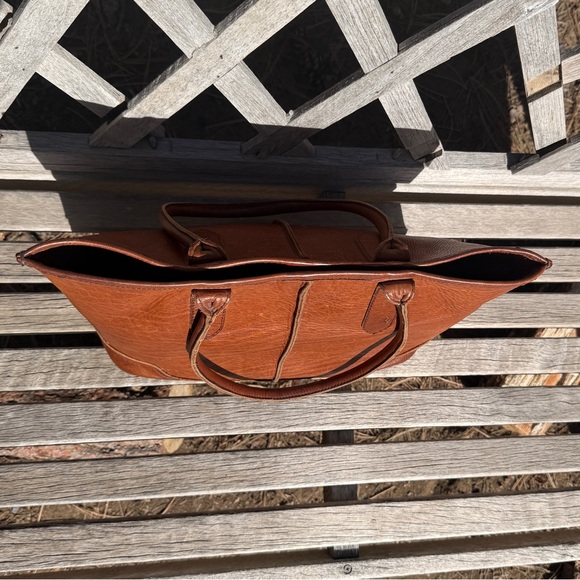 EUC Frye Leather Tote w/Removable Pouch - Picture 11 of 12